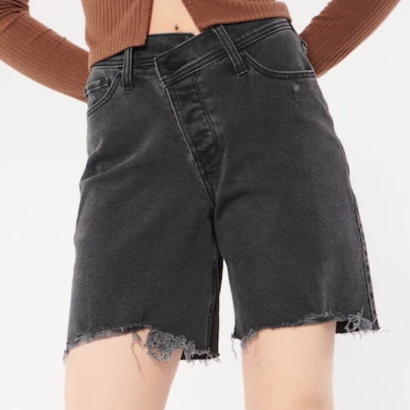 Hollister Ultra high-rise Black dad short 7" - Picture 4 of 4